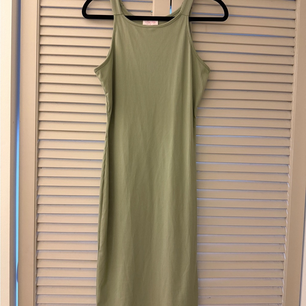 Elegant Green Sleeveless Dress